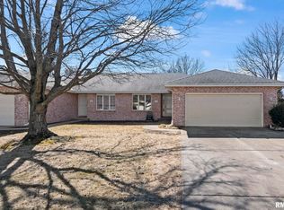 1805 S Buhr Mill Ct, Springfield, IL 62704