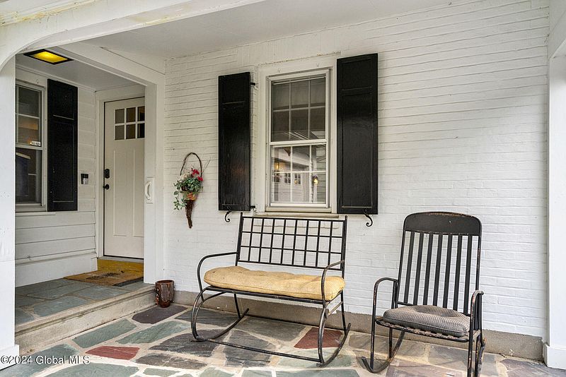 4th image of 1512 Baker Avenue