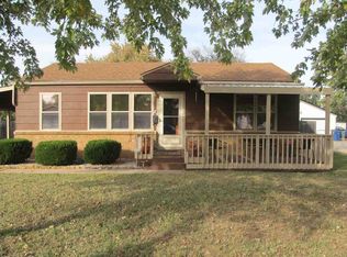 2222 W Wildwood Rd, Wichita, KS 67217