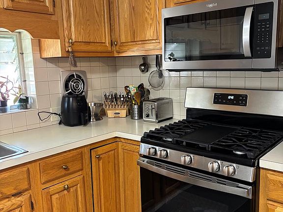 4th image of 8942 Blue Grass Rd