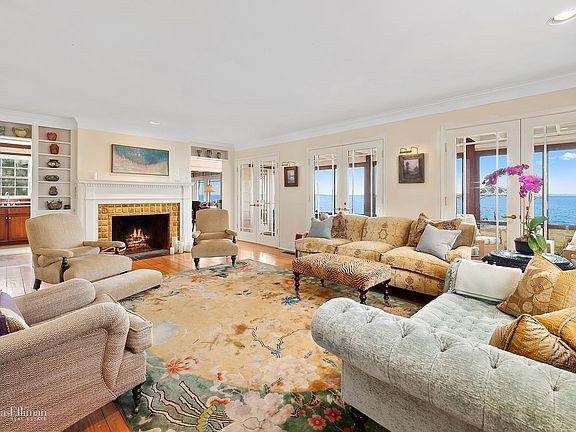 5th image of 21 Peconic Ave