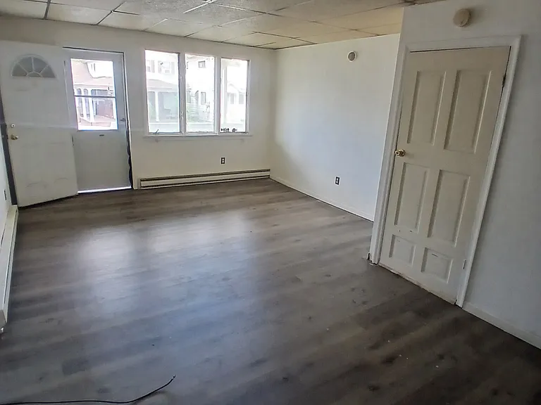 1706-1708 Wayne Ave #1 — Photo 4