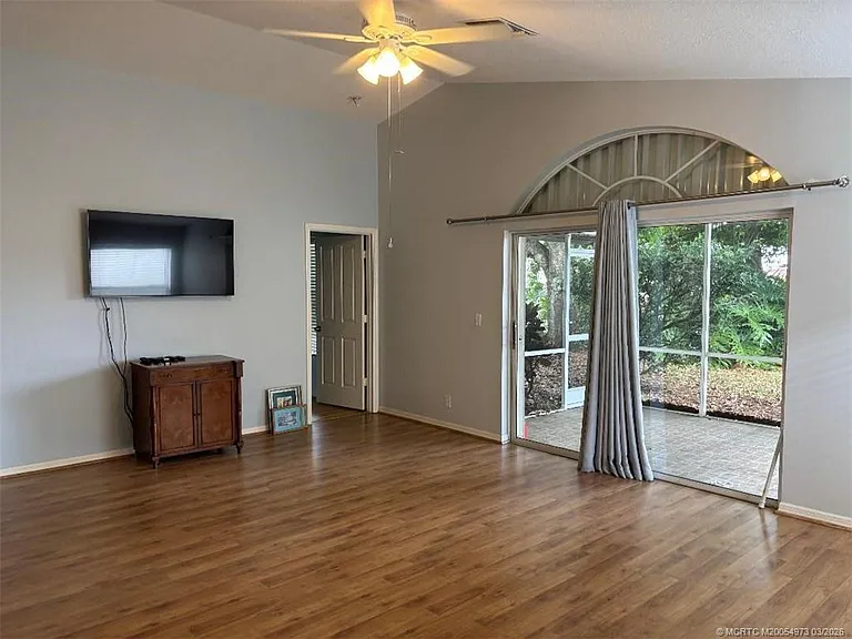 3486 SW Pindo Palm Ln — Photo 4