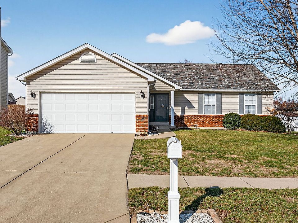 1st image of 1233 Grand Canyon Dr