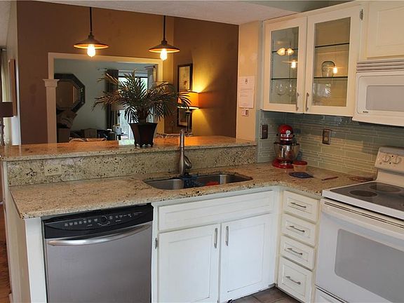 5th image of 602 Greenglen Ln