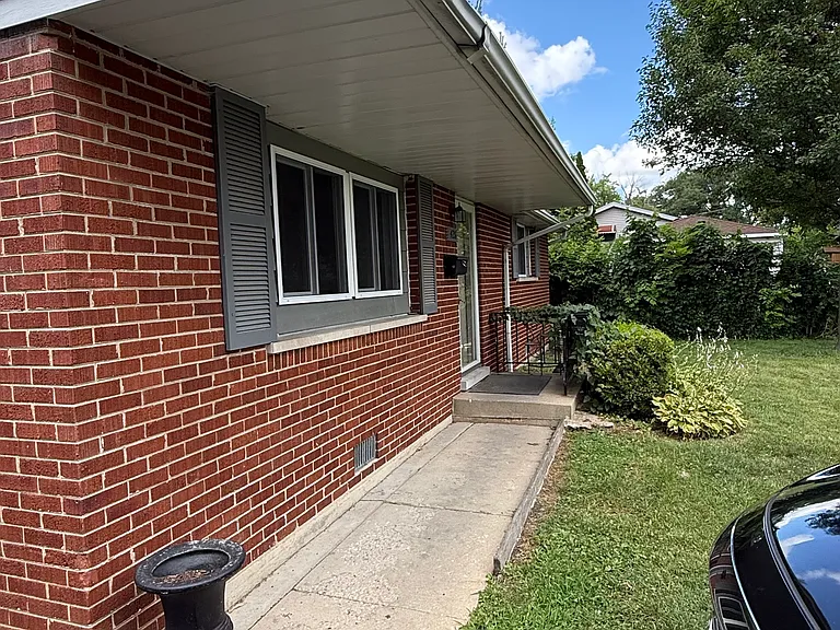 426 Mills St — Photo 2