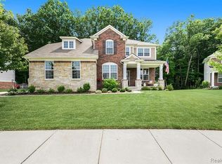 6120 Ardmore Ln, Clarkston, MI 48348