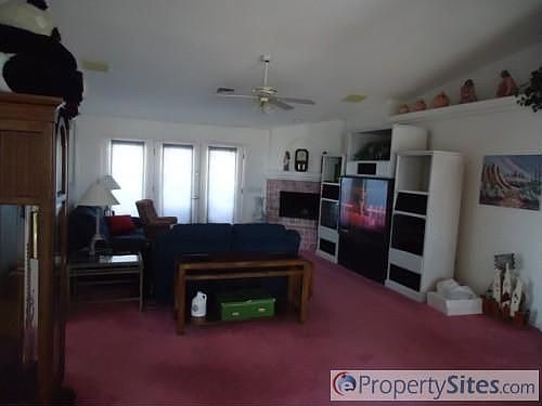 4th image of 2841 Appletree Dr