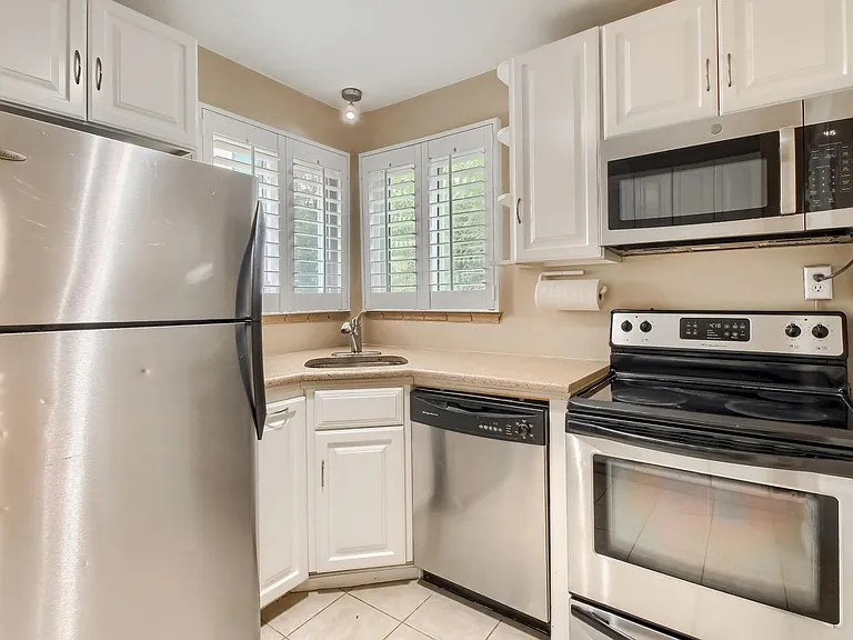 1317 Jersey St — Photo 3