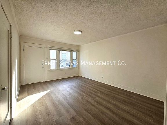 3rd image of 1145 Linden Ave