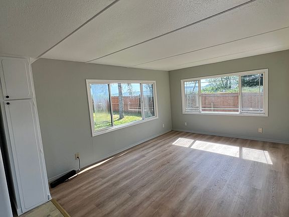 2nd image of 132 Stringtown Rd #3