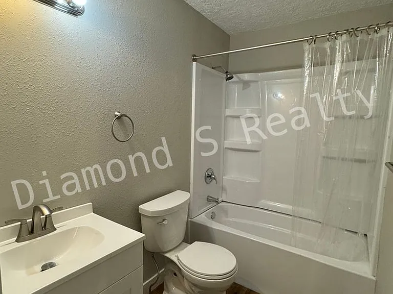 5649 S Ferguson Ave — Photo 8