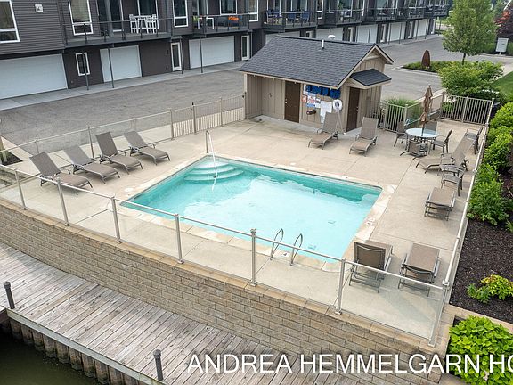 5th image of 532 W 16th St Unit 220