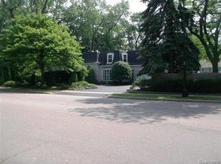 264 Grosse Pointe Blvd, Grosse Pointe Farms, MI 48236
