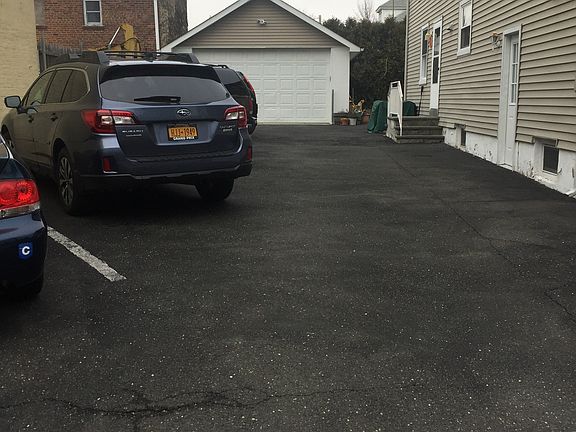 parking for 2 cars in Driveway