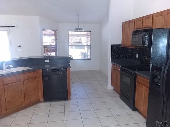5th image of 6734 Bellingham St