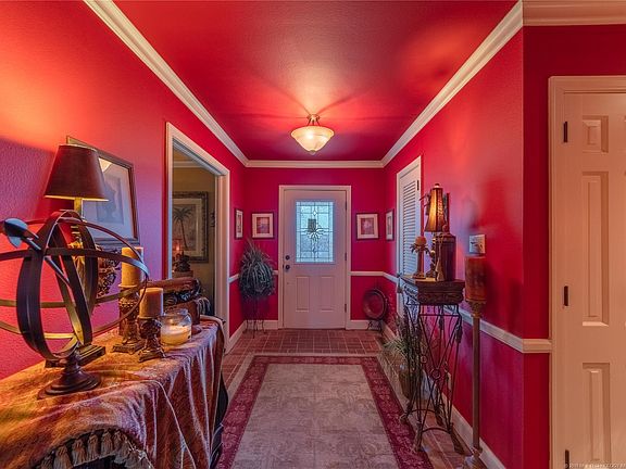 5th image of 2100 Wisteria Ln