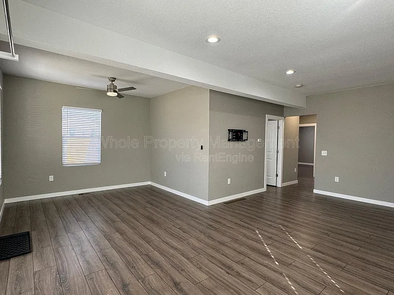 102 S Newton St — Photo 5