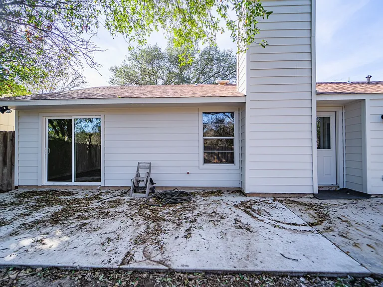 5866 Cliff Path — Photo 35
