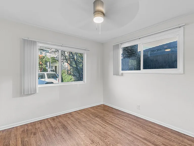14616 Magnolia Blvd — Photo 11
