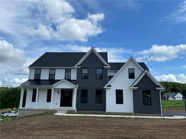5043 Chapmans Rd S, Allentown, PA 18104
