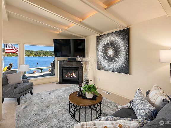 4th image of 1820 W Lake Sammamish Parkway NE