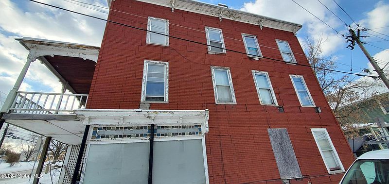 3rd image of 161 Champlain Avenue