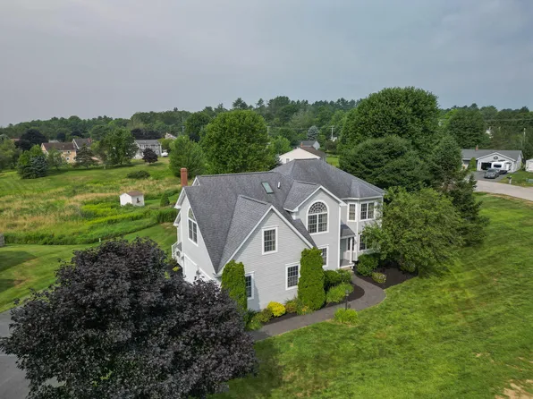 72 Amberley Way, Auburn, ME 04210