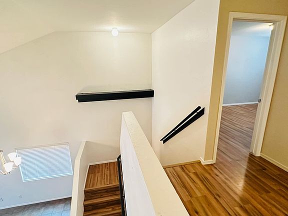 4th image of 3247 W Sunland Ave