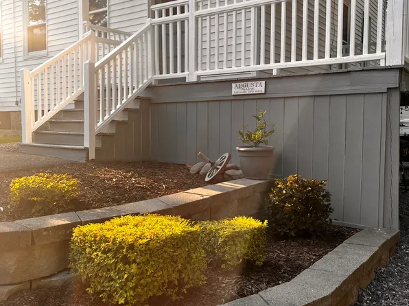 27 Crosby St APT 1, Augusta, ME 04330