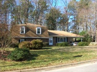 1102 Seabrook Ave, Cary, NC 27511