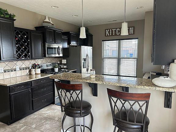 Kitchen with Bar