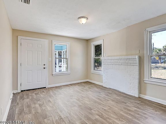 5th image of 1143 E 12TH Street