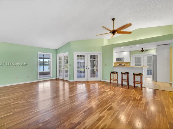 685 SE 25th Ln, Homestead, FL 33033