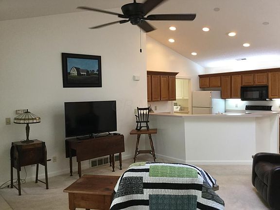 4th image of 34 Stone House Ct