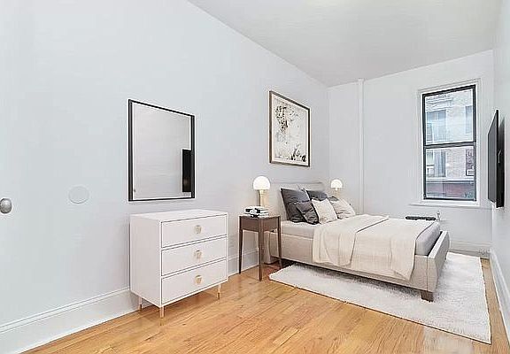 3rd image of 560 W 174th St #21