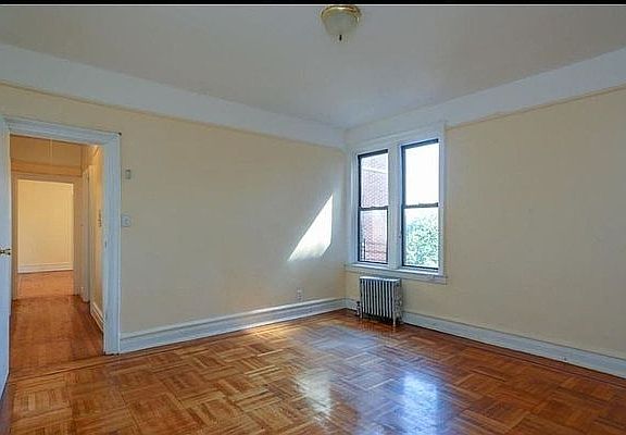 3rd image of 16324 89th Ave APT 5