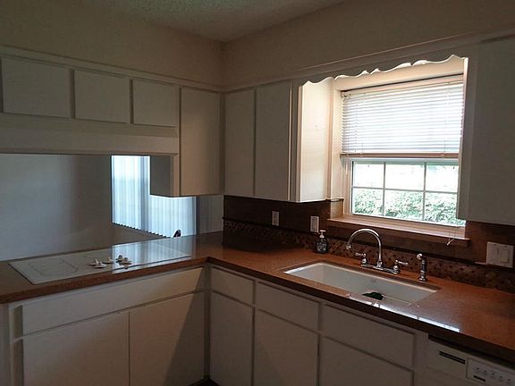 4th image of 8015 Braes Meadow Dr