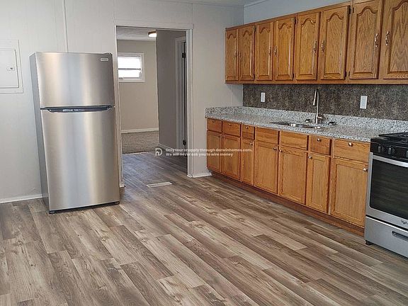5th image of 1315 Helmen Dr