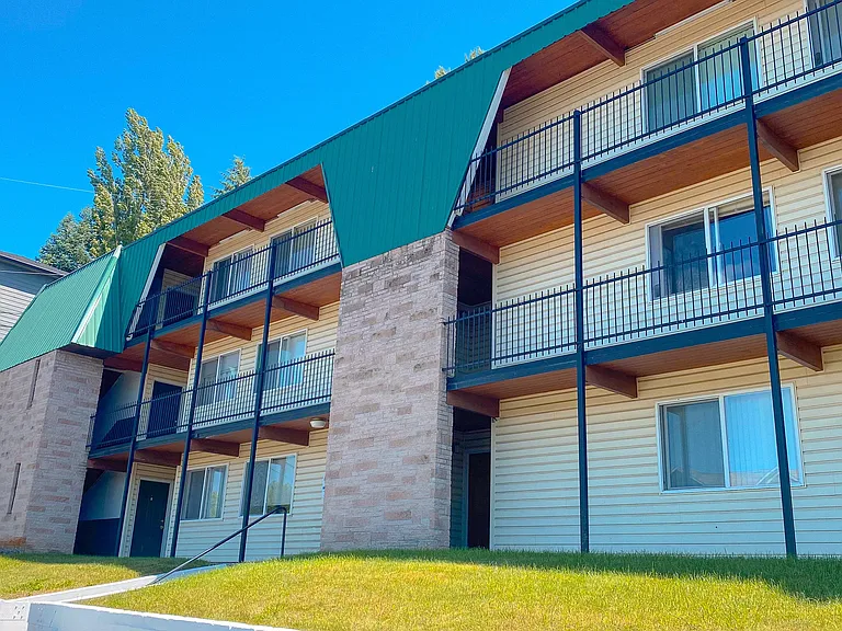Valleyford Apartments — Photo 9