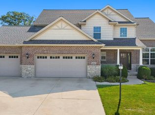 6904 N Buckthorn Way, Edwards, IL 61528