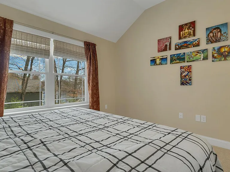 40 Mary Ann Ave — Photo 48