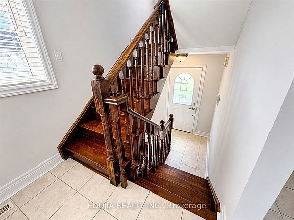 2nd image of 215 16th Ave #14