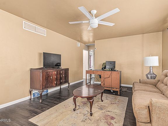 3rd image of 1226 N Ironwood Lane