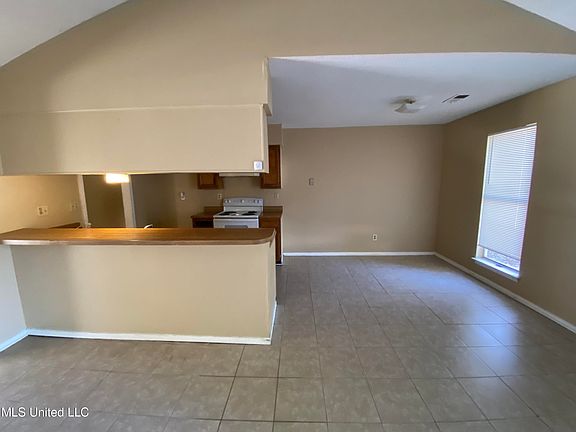 3rd image of 3860 Southbrook Dr