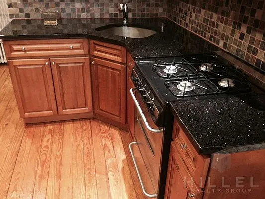 Rented by Hillel Realty Group | media 38