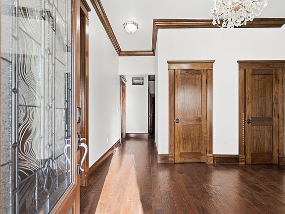 3rd image of 224 C St SW