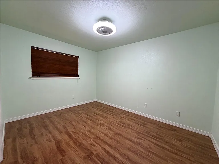 1200 Warrington Dr — Photo 6