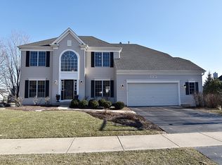 39W287 Preston Cir, Geneva, IL 60134