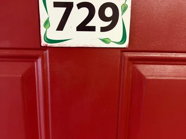 Naveen Pine Apartments, 700 Chateau Dr #729, Evansville, IN 47715